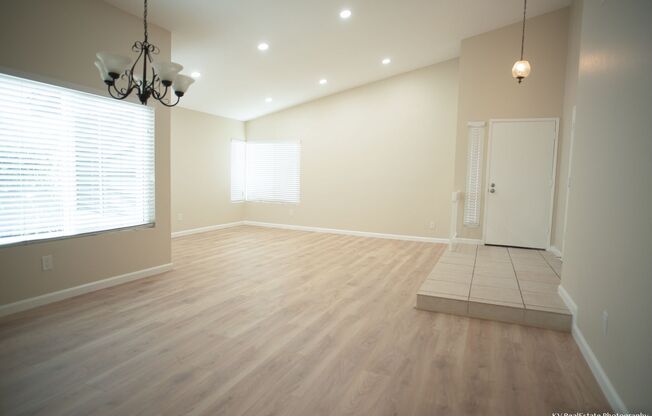 4 Beds/ 2 baths House in Rancho Penasquitos