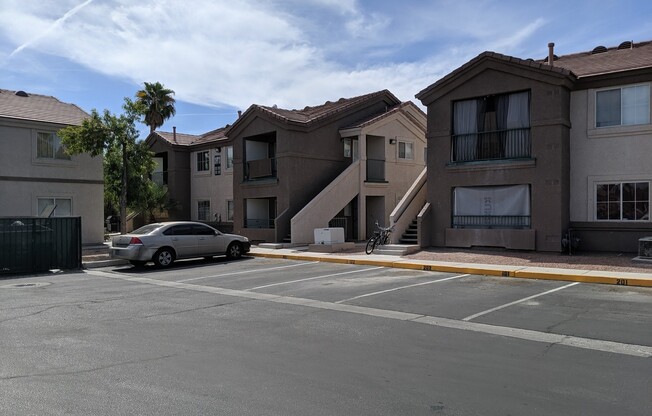 2 beds, 2 baths, $1,250, Unit # 102