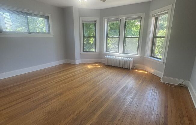 2121 RDG AVE