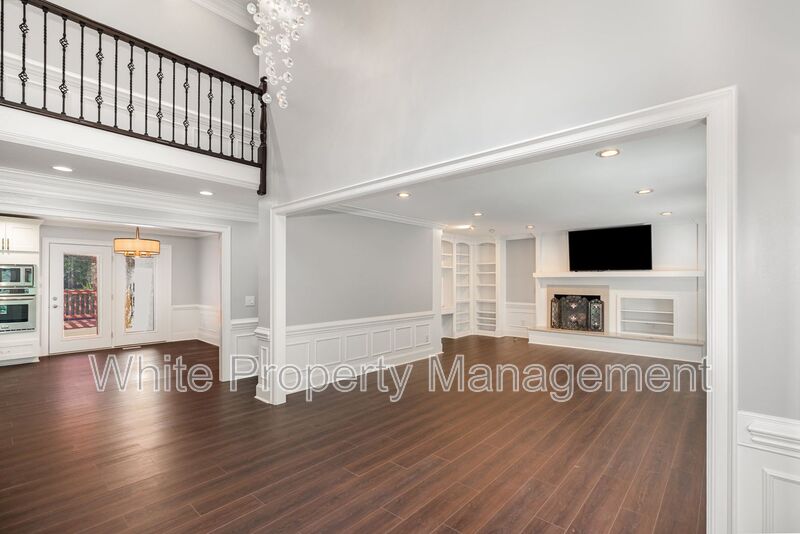 6121 DOVEFIELD RD