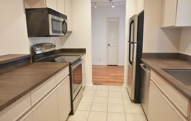 Beautiful and Updated South Palo Alto End Unit Condo with 2 Master Suites!