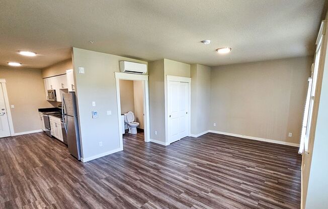 Studio, 1 bath, 596 sqft, $1,350, Unit 407