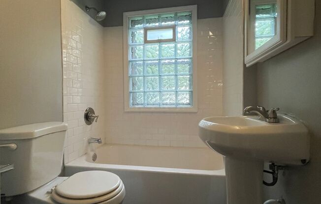 3 Bedroom 1 Bathroom House in Minneapolis!