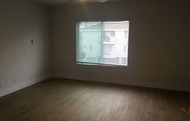 Studio, 1 bath, 595 sqft, $1,695, Unit 8