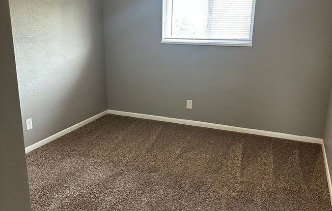 2 beds, 1 bath, 750 sqft, $970, Unit B09 1044 14