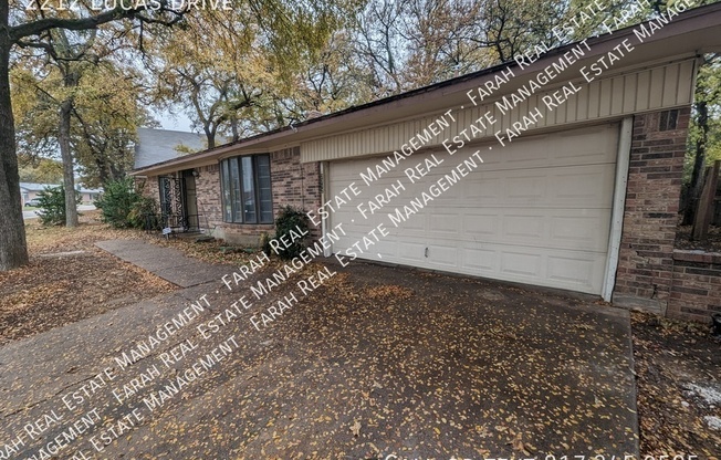 2212 LUCAS DR