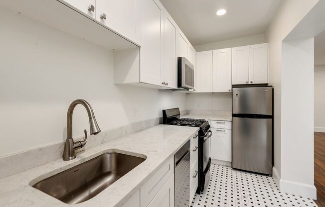 Studio, 1 bath, 466 sqft, $1,450, Unit 102