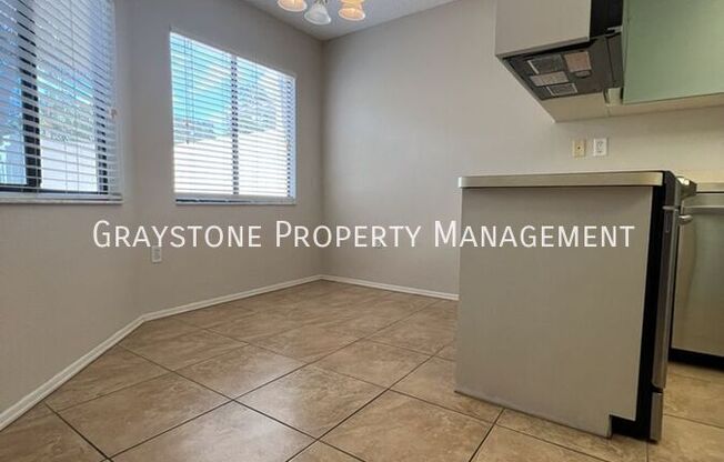 450 LAKEVIEW DR