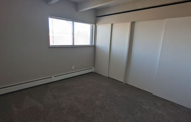 2 beds, 1 bath, 800 sqft, $1,600, Unit 301