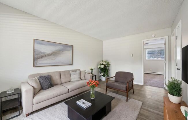 Feel Connected at Pebble Creek