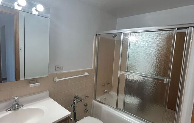 1 bed, 1 bath, 700 sqft, $1,665, Unit 418-0908