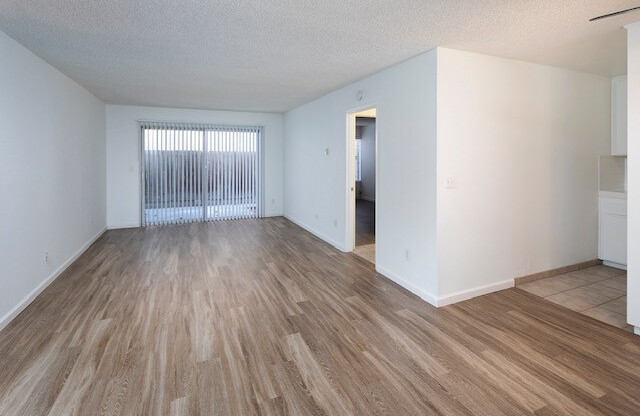 *OPEN HOUSE: 6/7 11:30AM-12:30PM* Pacific Beach: Large 1 Bedroom w/ Parking!