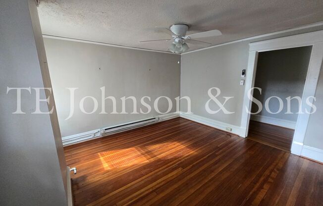 2 beds, 1 bath, $1,600, Unit 617 Green St B