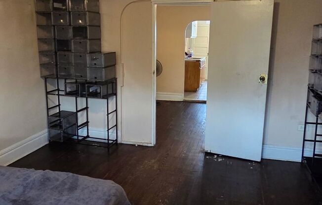 243 N 11th St