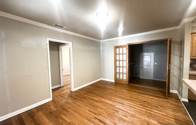 5 Bed/ 3 Bath