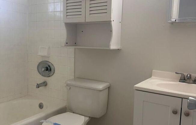 1 bed, 1 bath, 315 sqft, $1,500, Unit 122