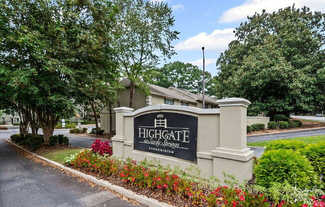 6900 ROSWELL RD
