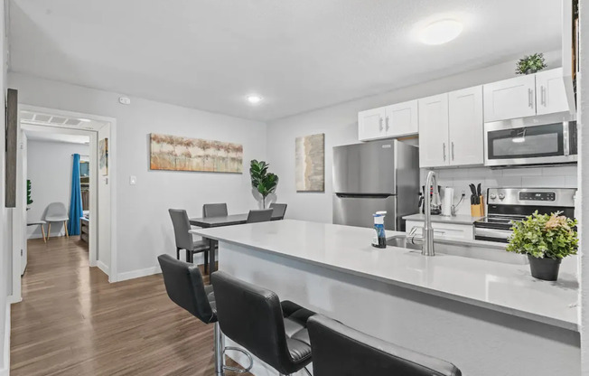 2 beds, 2 baths, $1,166, Unit 209