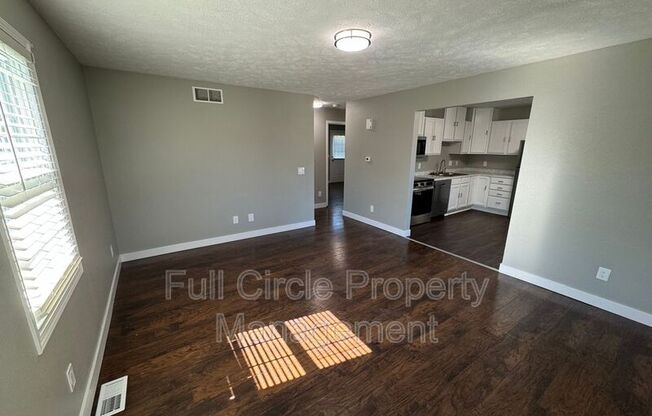 2710 N 1 ST