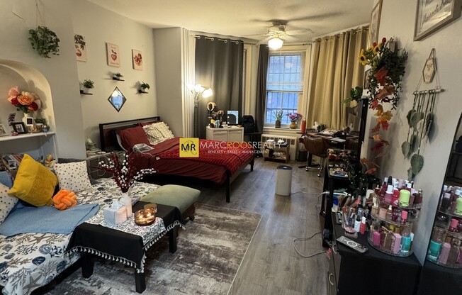249 COMMONWEALTH AVE