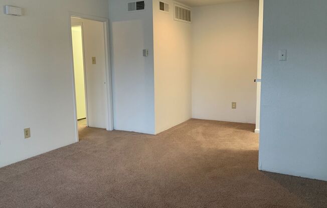 1 bed, 1 bath, 583 sqft, $810, Unit 0402