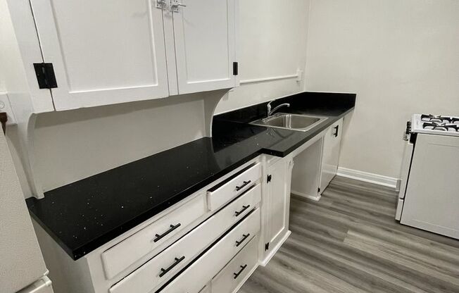 STUDIO $1495 LOS FELIZ HARDWOODS EXPOSED BRICK QUARTZ