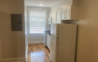 1 bed, 1 bath, 700 sqft, $2,100, Unit 25