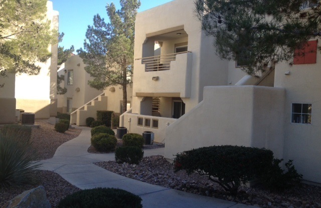 Gated Community * Downstairs 1 bedroom * Community Pool & Fitness Room