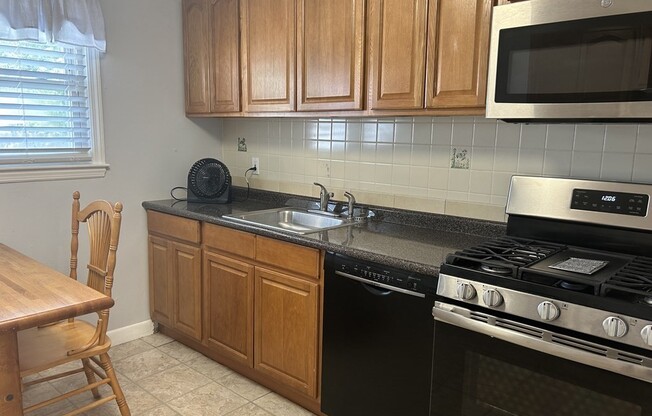 6 8 GENETTI CIR