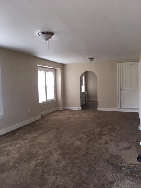 2 beds, 1 bath, $1,045