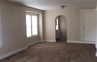 2 beds, 1 bath, $1,045