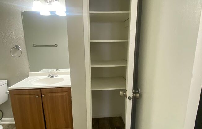 1 bed, 1 bath, 700 sqft, $845, Unit 10A