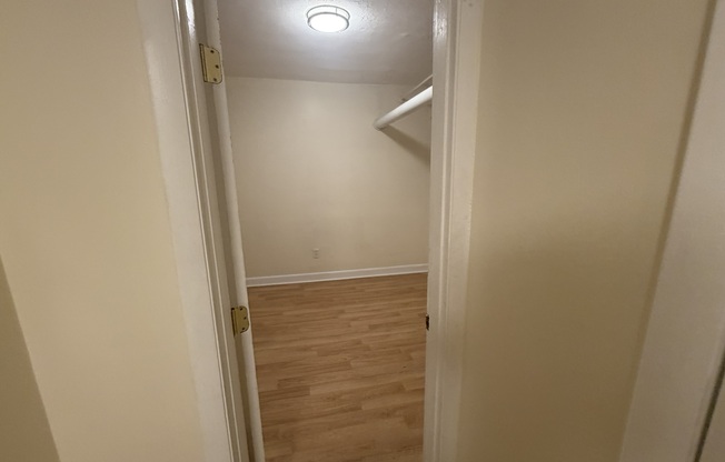 1127 COMMONWEALTH AVE