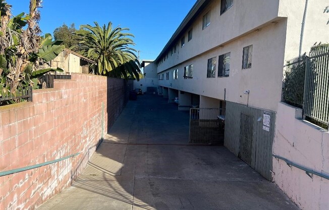 1451 W 105 ST