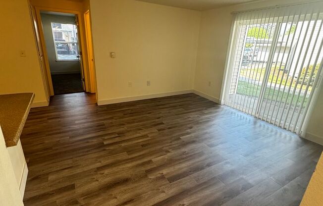 #424-SPRING PARK APARTMENTS