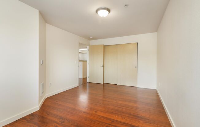 2 beds, 1 bath, 829 sqft, $2,325, Unit #204