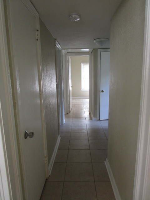 3 beds, 1 bath, $1,295