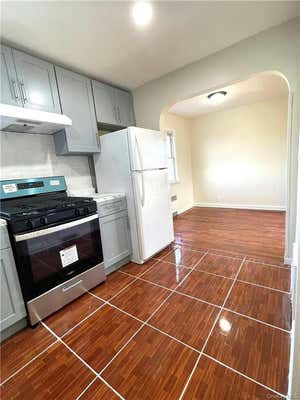 2 beds, 1 bath, 800 sqft, $3,100