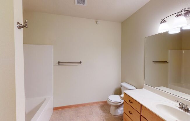 2 beds, 2 baths, $1,300