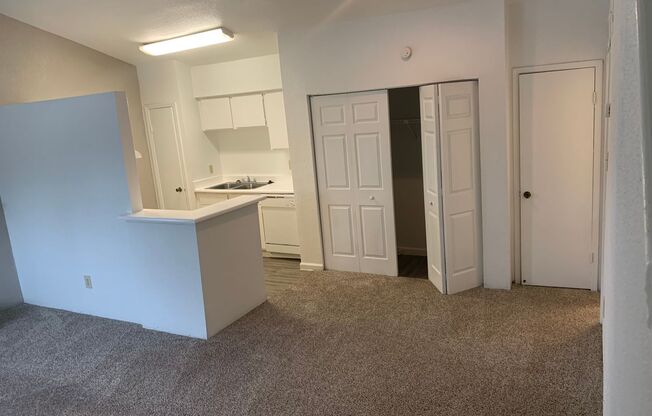 2 beds, 2 baths, 1,038 sqft, $1,085, Unit 0804