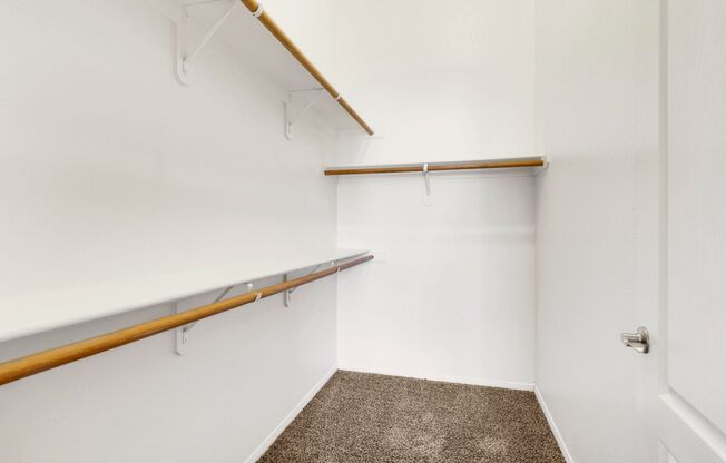 3 beds, 2 baths, $1,640, Unit # 1224