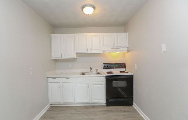 2 beds, 1 bath, $1,100, Unit 2