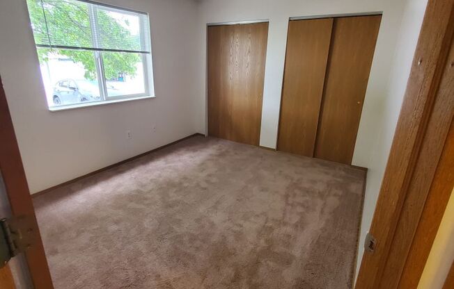 2 beds, 1 bath, 1,050 sqft, $1,259, Unit PL   7606