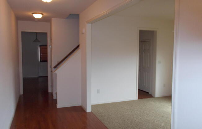 **Move in special - $500 off first months rent if leased by 12/15/2024**