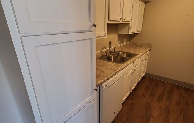 1 bed, 1 bath, 850 sqft, $999, Unit 9-917