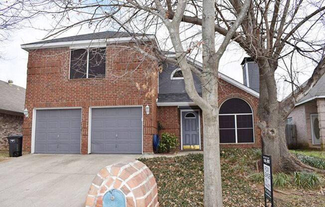 Lovely 3-2-2 in Ft. Worth in Desirable Location!