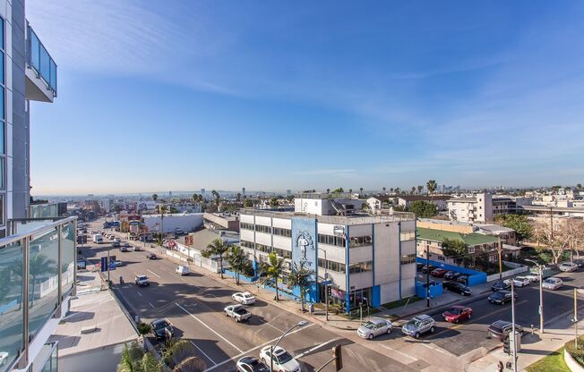 1 bed, 1.5 baths, 890 sqft, $3,500, Unit 1616 - 211