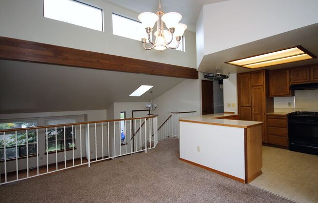 Beautiful 3 Bedroom Tri-Level Home In Federal Way!