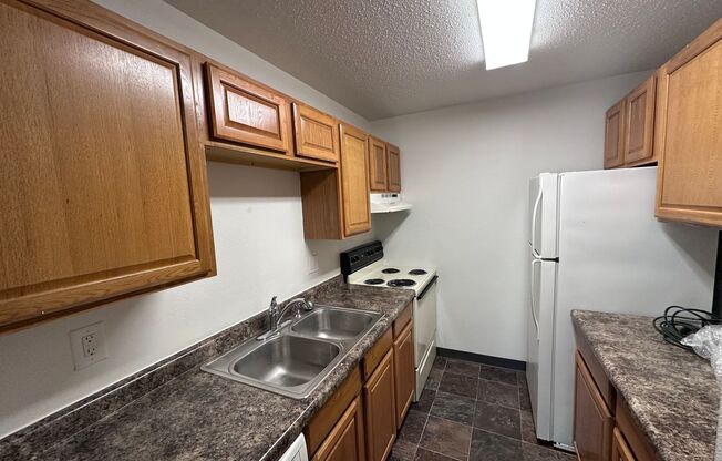 2 beds, 1 bath, 800 sqft, $925, Unit 108