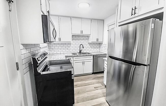 2 beds, 1 bath, 800 sqft, $1,200, Unit 5